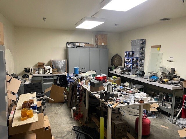 More Photos Of 1250 Stellar Dr, Oxnard Warehouse For Sale