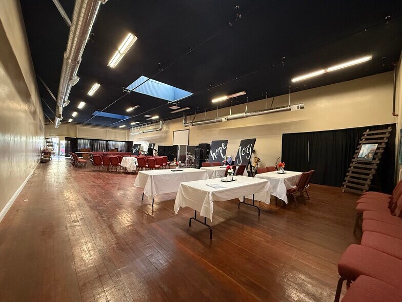 More Photos Of 137 N L St, Dinuba Storefront Retail Residential For Sale