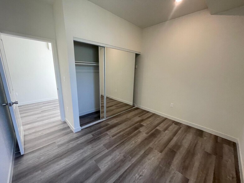More Photos Of 4546 W 17th St, Los Angeles Apartments For Sale