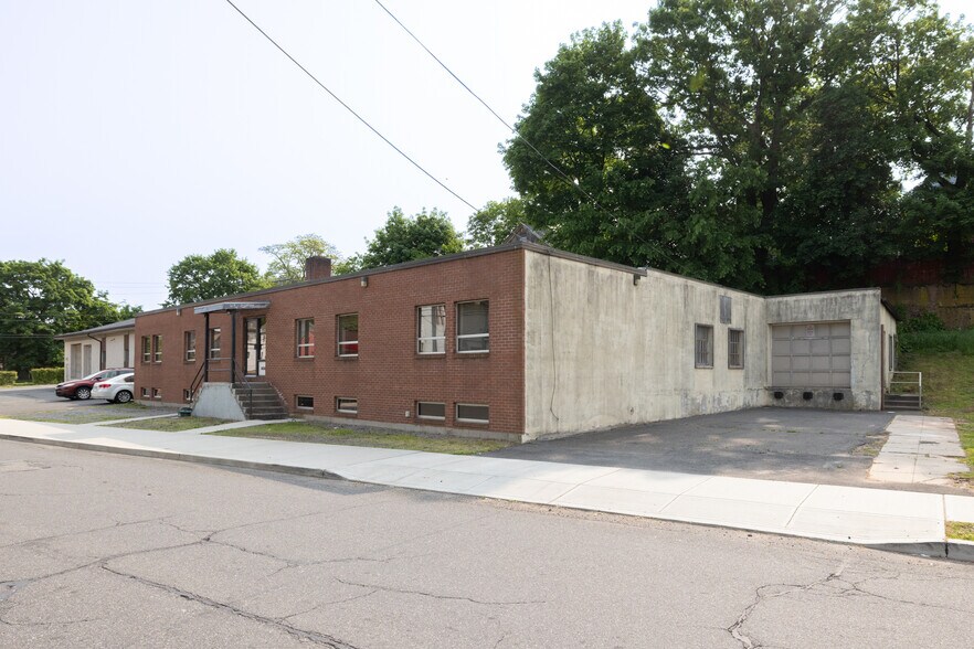 More Photos Of 141 Grove St, Meriden Manufacturing For Lease