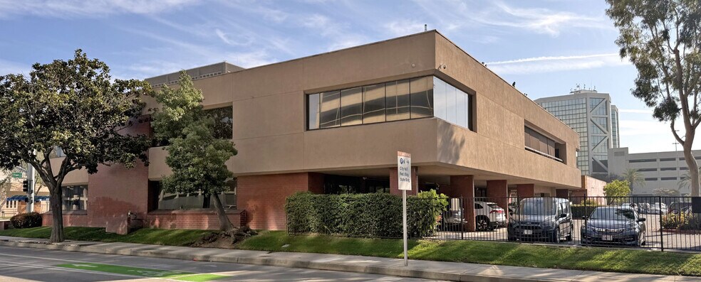 More Photos Of 888 W Santa Ana Blvd, Santa Ana Medical For Sale