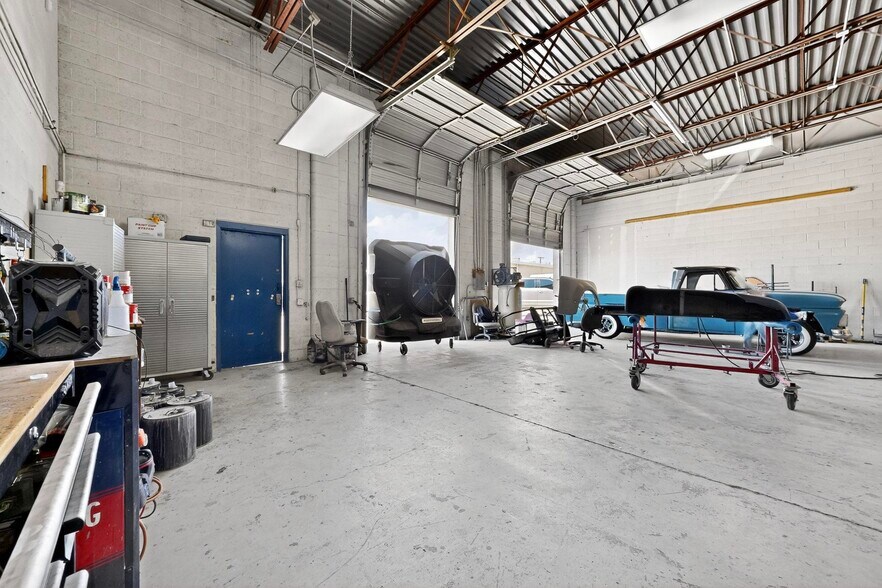 More Photos Of 2105 Aztec Rd NE, Albuquerque Warehouse For Sale