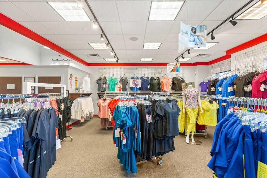 More Photos Of 6007-6045 S Rainbow Blvd, Las Vegas Unknown For Lease