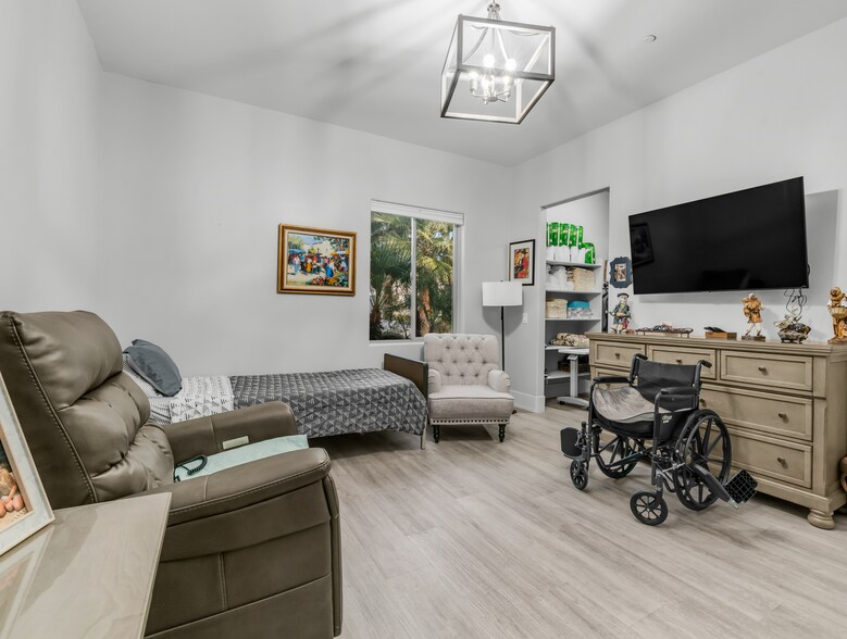 More Photos Of Cactus Rd & 101 Fwy, Scottsdale Continuing Care Retirement Community For Sale