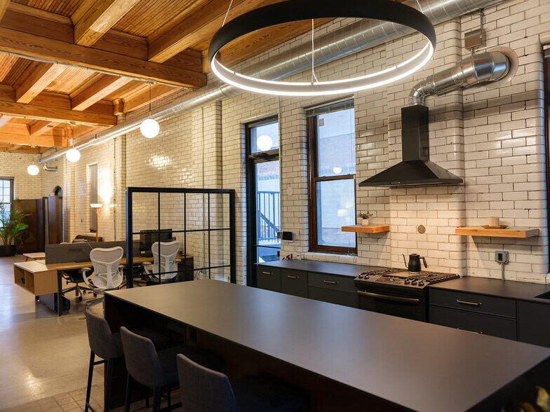 More Photos Of 1625 W Lafayette Blvd, Detroit Office For Lease