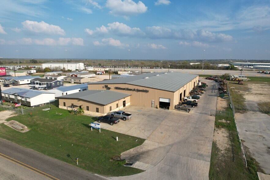 More Photos Of 19940 I-37, Elmendorf Warehouse For Lease