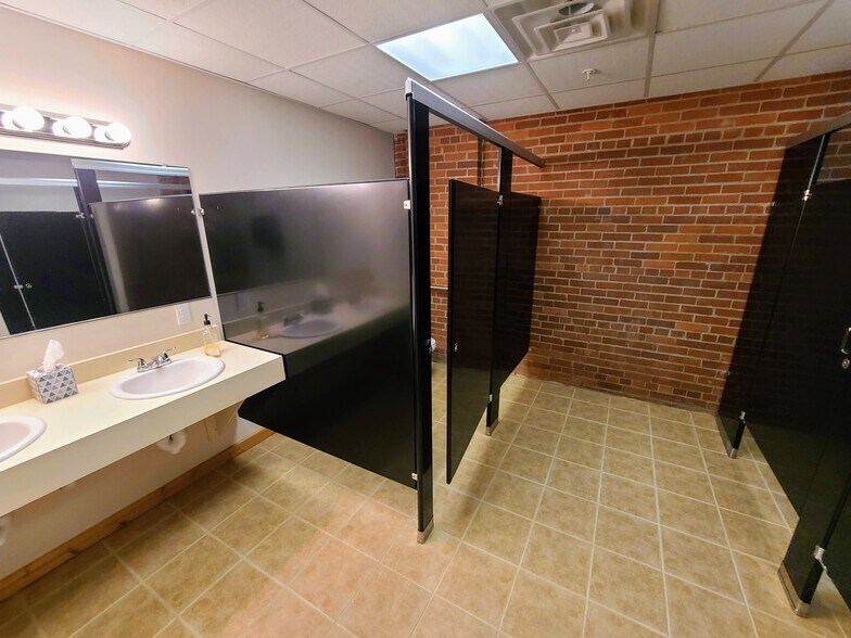 More Photos Of 1216 Smith St, Charleston Apartments For Lease