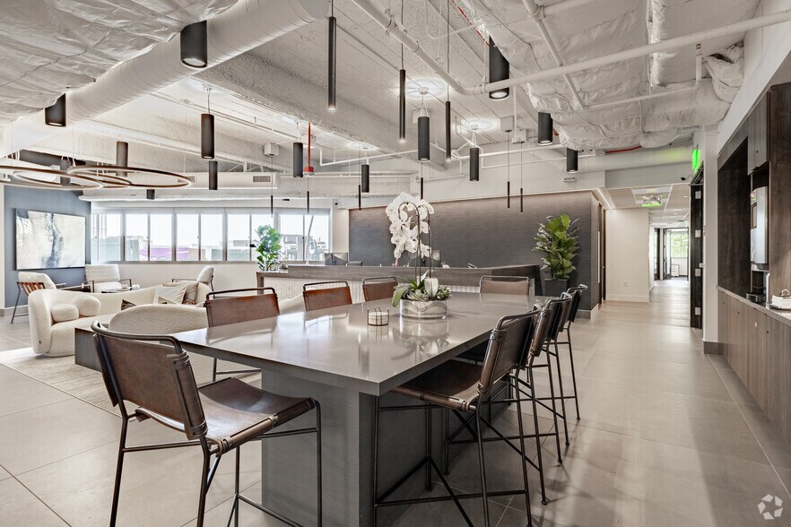 More Photos Of 9465 Wilshire Blvd, Beverly Hills Office For Sale