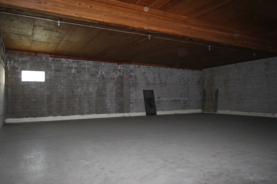 More Photos Of 116 Bay Dr, Great Falls Industrial For Lease