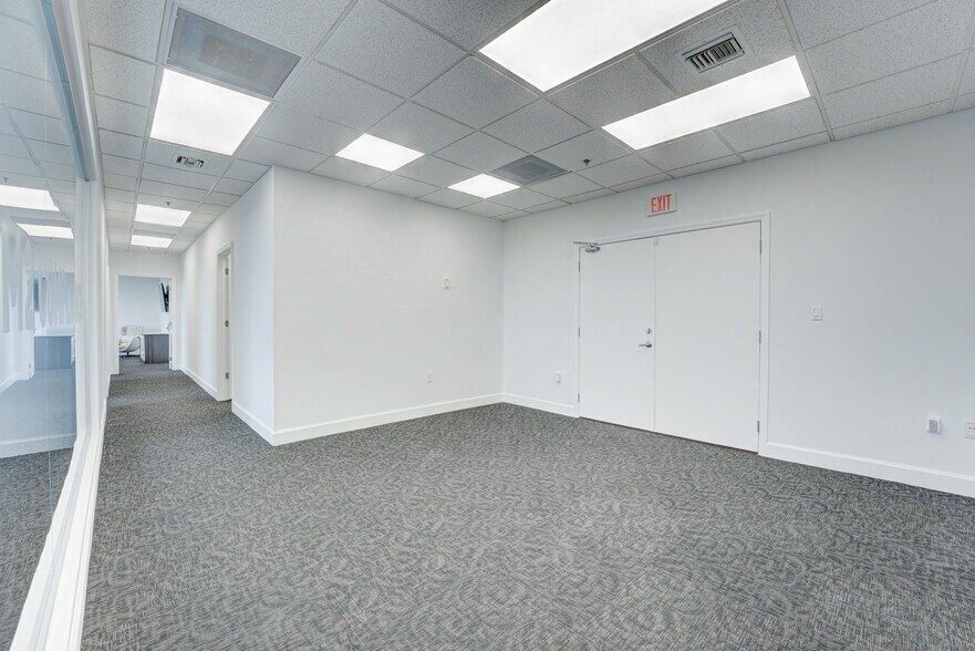 More Photos Of 2455 E Sunrise Blvd, Fort Lauderdale Loft Creative Space For Sale