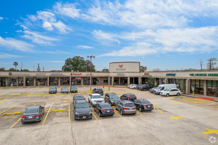 More Photos Of 5901 Westheimer Rd, Houston Unknown For Lease
