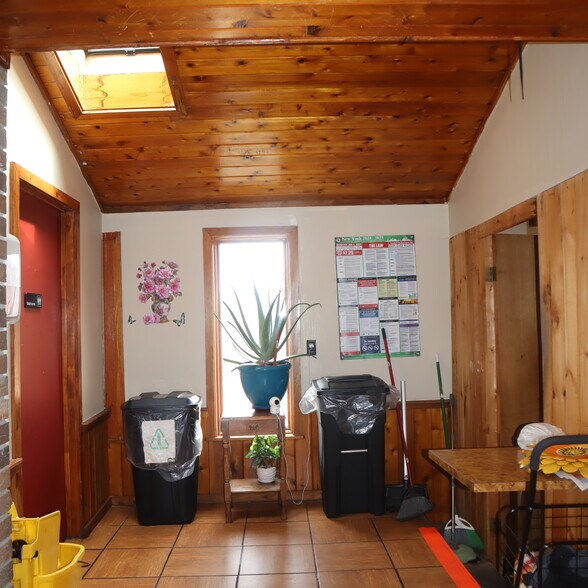 More Photos Of 401 W Dominick St, Rome Restaurant For Sale