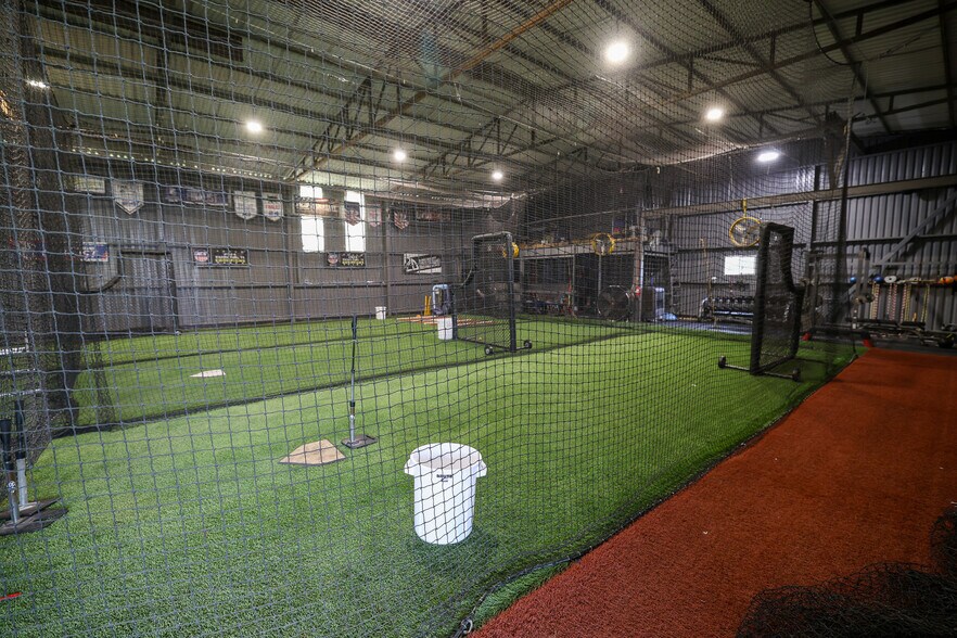 More Photos Of 415 Topeka Ave, Justin Industrial For Sale