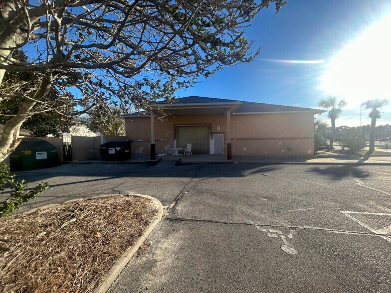 More Photos Of 101 Mattie M Kelly Blvd, Destin Light Distribution For Lease