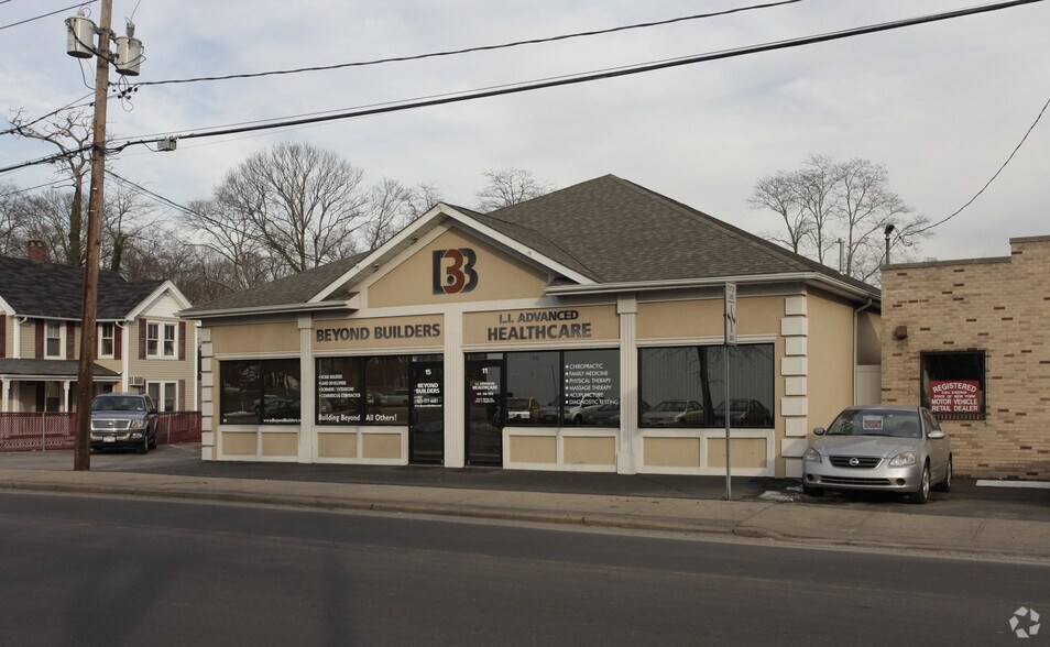 More Photos Of 11-15 Carleton Ave, East Islip Office For Lease