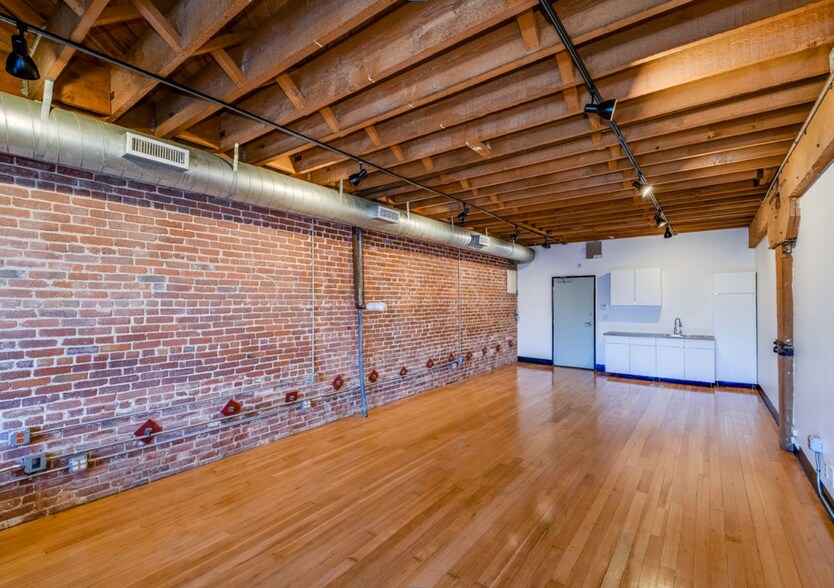 More Photos Of 6161 Santa Monica Blvd, Los Angeles Loft Creative Space For Lease