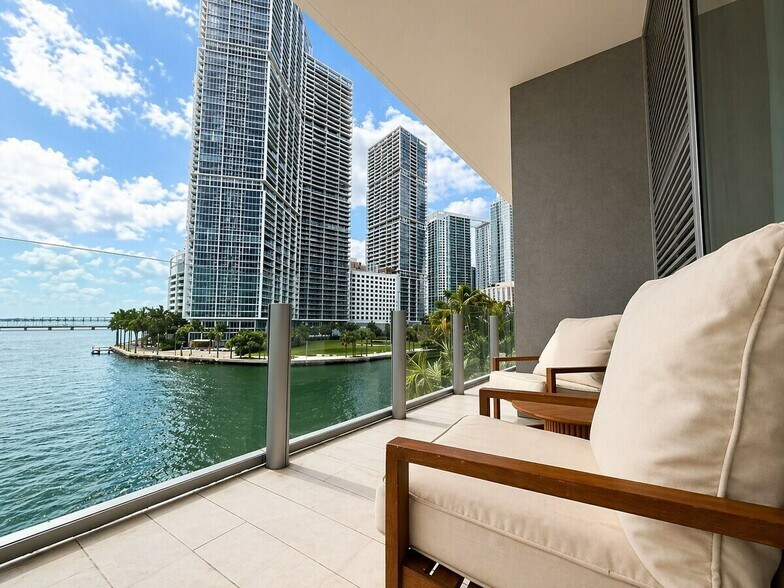 More Photos Of 300 Biscayne Boulevard Way, Miami Apartments For Lease