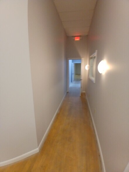 More Photos Of 475 E Main St, Circleville Storefront Retail Office For Lease