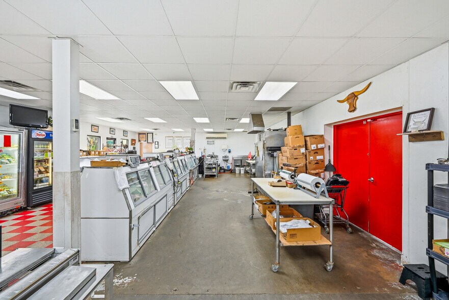 More Photos Of 1215 E State St, Sharon Freestanding For Sale