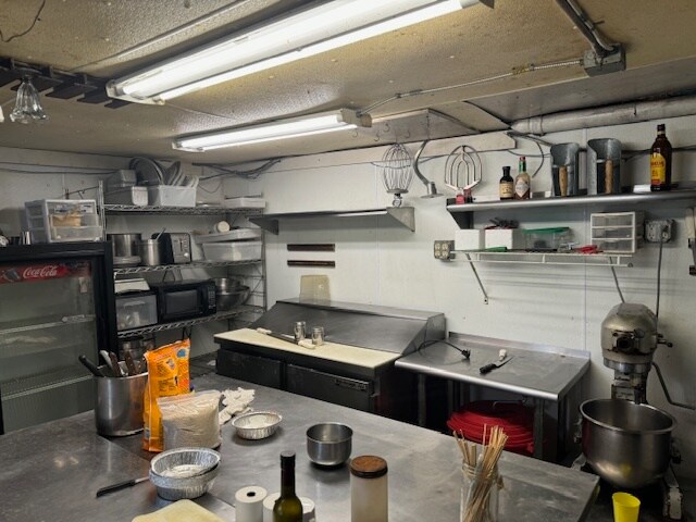 More Photos Of 1834 Shelburne Rd, South Burlington General Retail For Sale