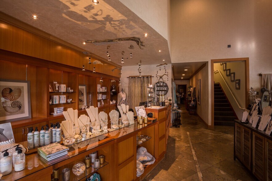 More Photos Of 9565 Semiahmoo Pky, Blaine Hotel For Sale