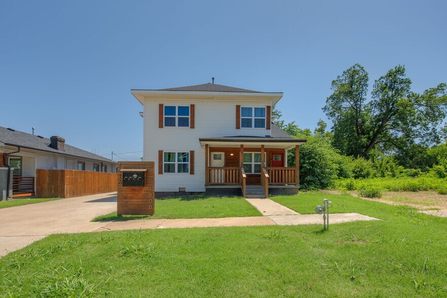 Primary Photo Of 1810 NW 11th St, Oklahoma City Multifamily For Sale