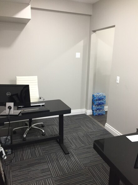 More Photos Of 33060 Northwestern Hwy, West Bloomfield Loft Creative Space For Sale