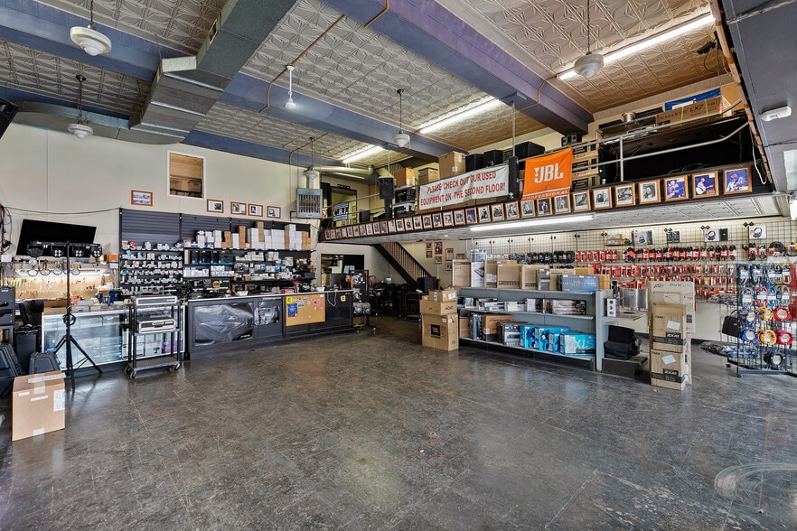 More Photos Of 310 W Broad St, Richmond Storefront For Sale