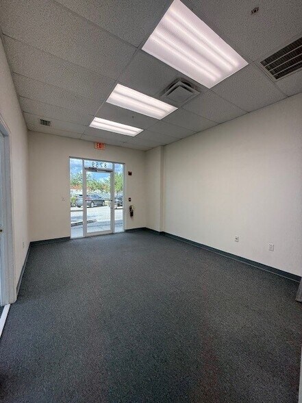 More Photos Of 8251-8259 Blaikie Ct, Sarasota Light Manufacturing For Lease