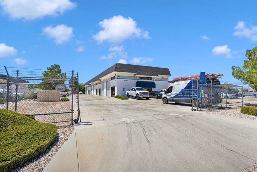 More Photos Of 13560 Tonikan Rd, Apple Valley Service For Sale