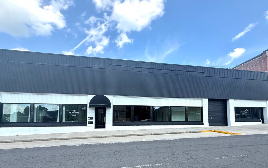 Primary Photo Of 115 N Chestnut St, Le Roy Office For Lease