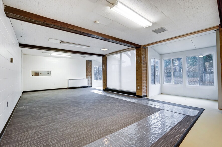 More Photos Of 1106 E High St, Springfield Schools For Sale