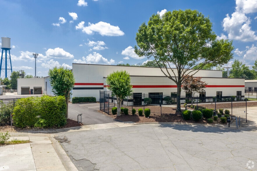 More Photos Of 115 S Dwelle St, Charlotte Unknown For Lease