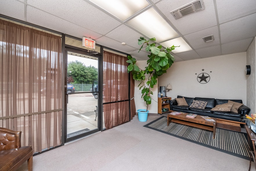 More Photos Of 820 Turner Way, Mansfield Manufacturing For Lease