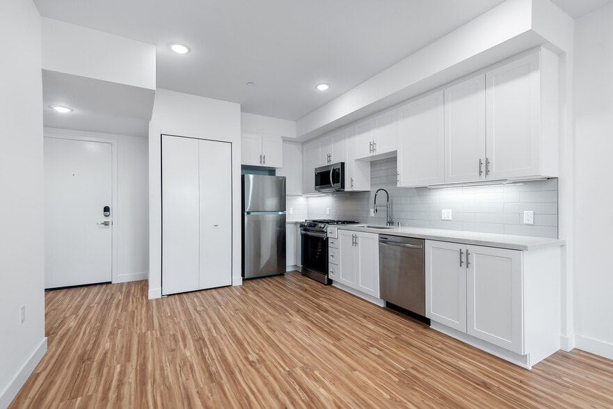 More Photos Of 11600 National Blvd, Los Angeles Apartments For Sale