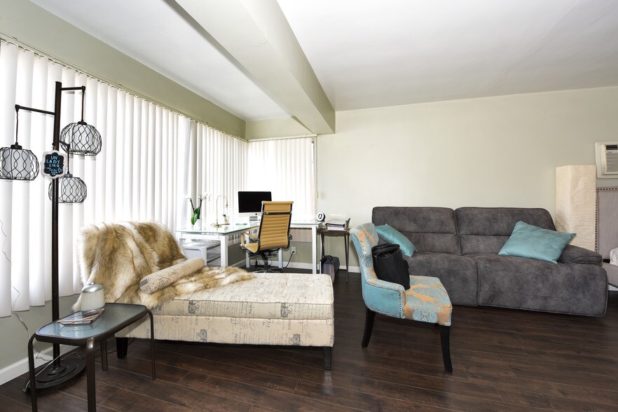 More Photos Of 3662 Fredonia Dr, Los Angeles Apartments For Sale