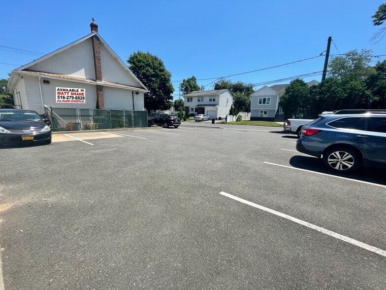 More Photos Of 1298 Newbridge Rd, North Bellmore Office For Sale