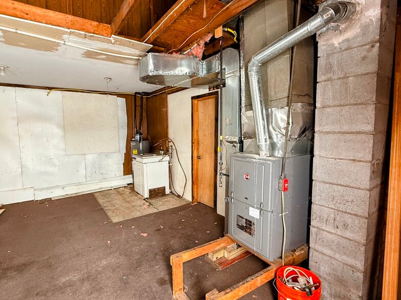 More Photos Of 6 Church St, Nassau Apartments For Sale