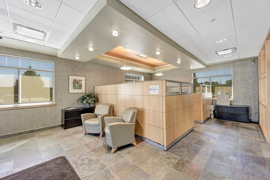 More Photos Of 900 W College Ave, Appleton Office For Lease