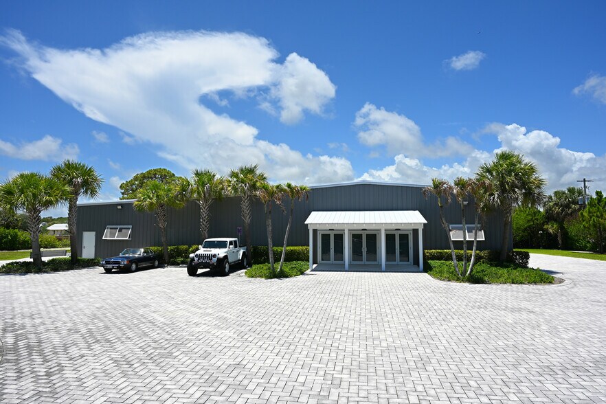 More Photos Of 11950 SE Shell Ave, Hobe Sound Warehouse For Lease