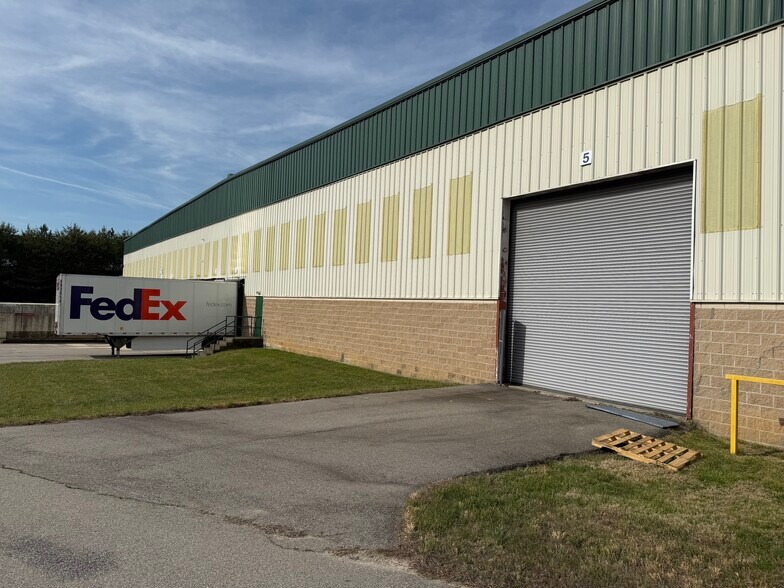 More Photos Of 189 Ringgold Industrial Pky, Danville Manufacturing For Lease