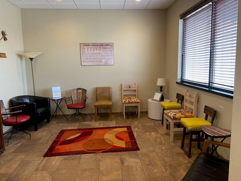 More Photos Of 245 N Metro Dr, Appleton Storefront Retail Office For Lease