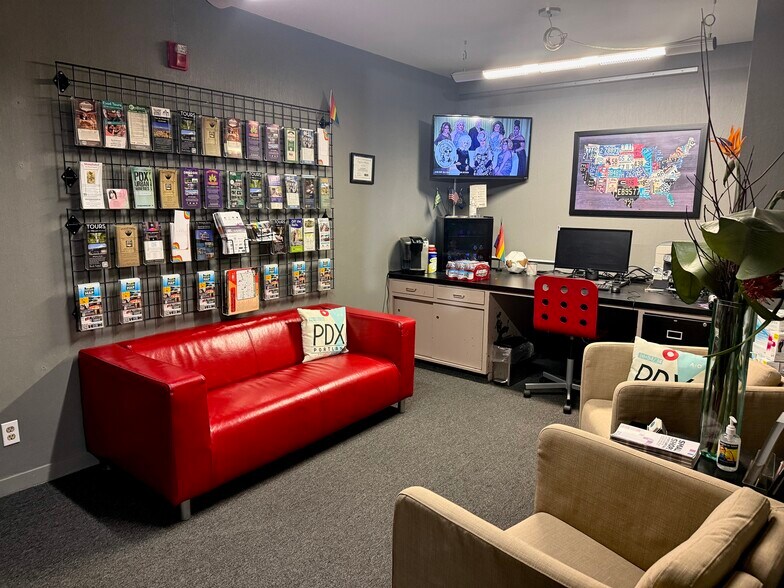 More Photos Of 800 SW Washington St, Portland Office For Lease