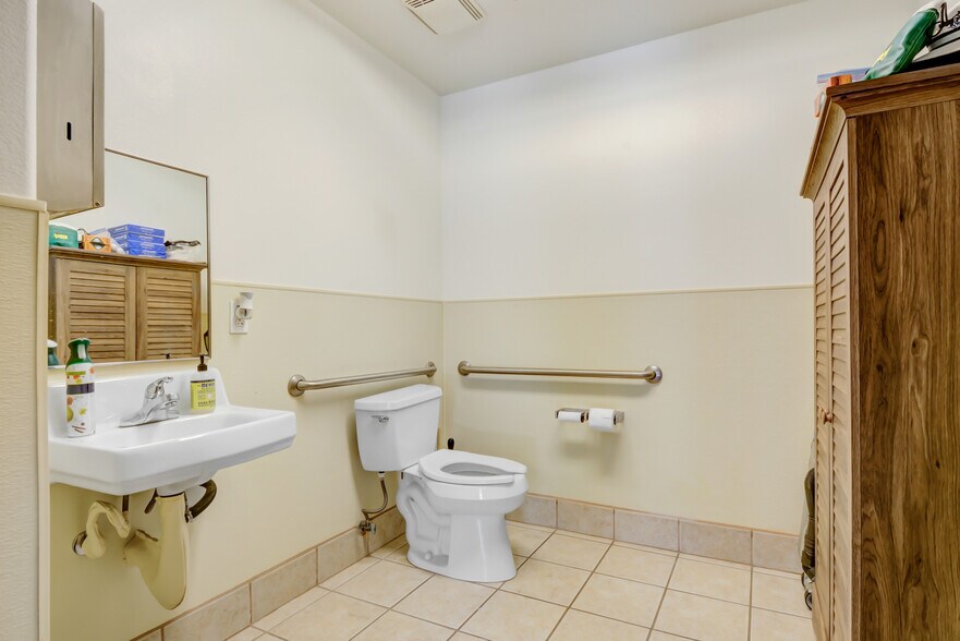 More Photos Of 7197 Old 215 Frontage Rd, Riverside Research And Development For Sale