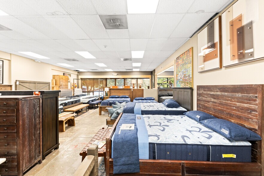 More Photos Of 1855 Shield Dr, Steamboat Springs Showroom For Sale