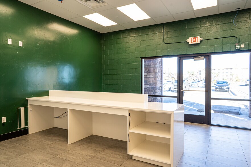 More Photos Of 2720 E Red Cliffs Dr, Saint George Unknown For Lease