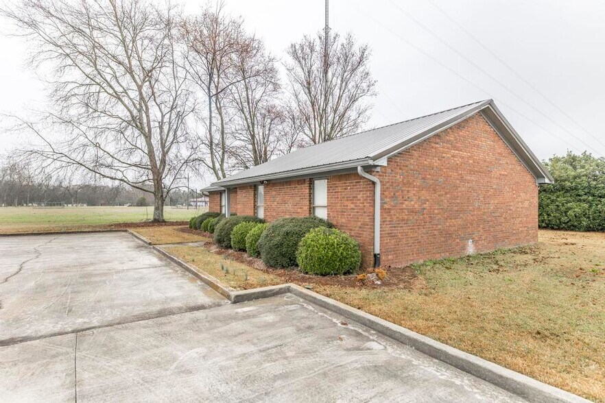 More Photos Of 231 Riverview, Oglethorpe Office For Sale