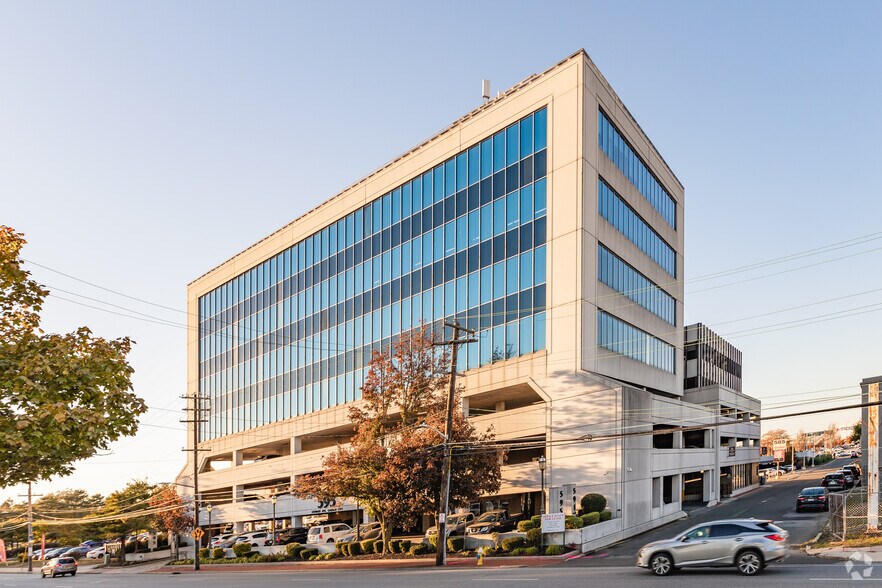 More Photos Of 591 Stewart Ave, Garden City Office For Lease