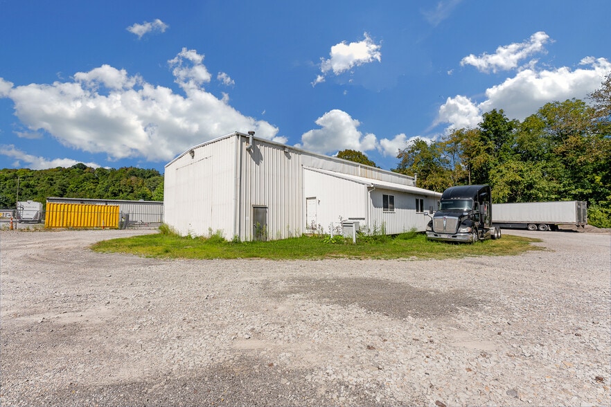 More Photos Of 148 Roush Cir, Fairmont Industrial For Lease