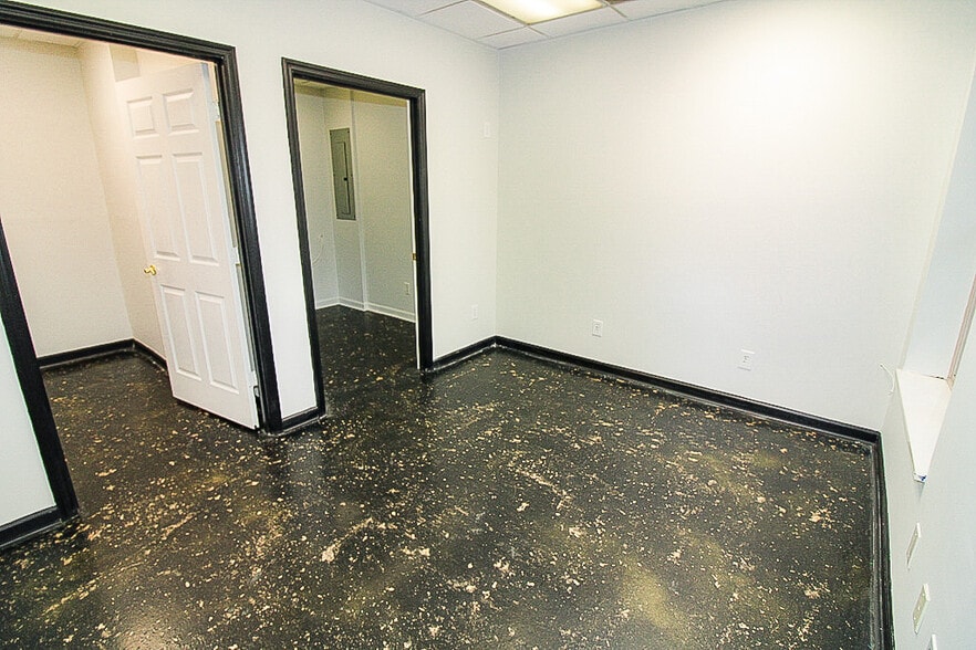 More Photos Of 5317 Stanton Rd, Knoxville Medical For Sale